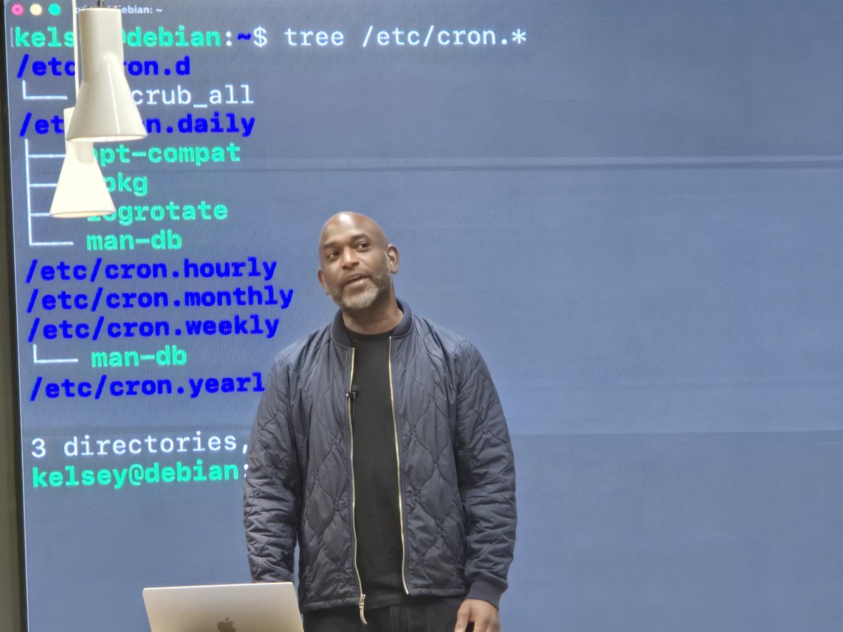 fooctrl's tweet image. Last night&apos;s &quot;Dutch Cloud Native &amp;amp; Al Community Group&quot; meetup was 👌 

Still processing a lot of what was shared, especially from Kelsey Hightower.

Seeing old colleagues, friends, and acquaintances ... this is what meetups are all about. Big thanks to the organizers @jetbrains
