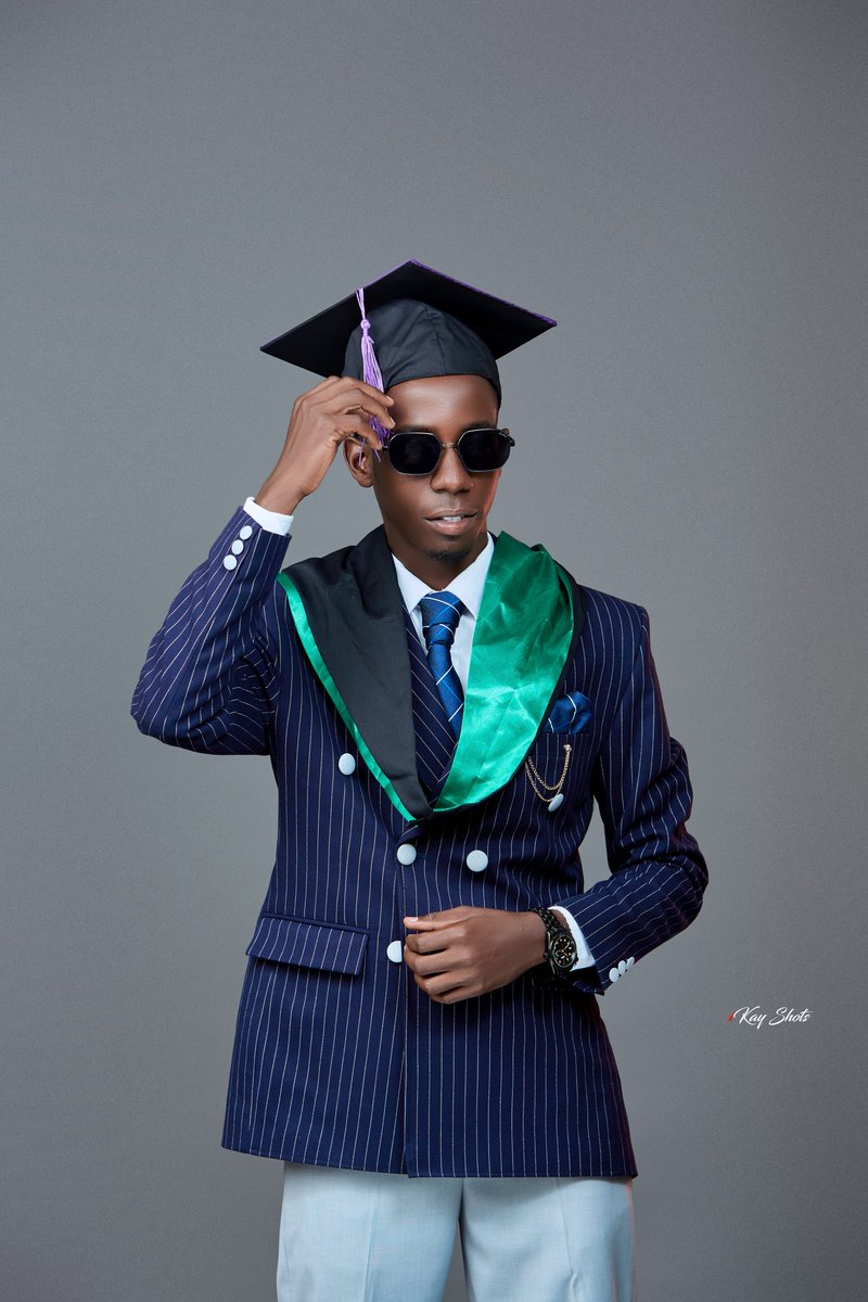 I have bagged the degree🥳
To my friends, coursemates, relatives, Mom and Dad , thank you for being a part of my journey. 🎓❤️