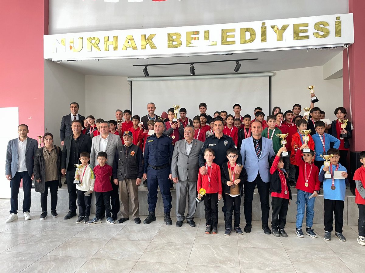 📍 Nurhak İlçe Müdürlüğü

Nurhak İlçe Müdürlüğü tarafından 29 Ekim Cumhuriyet Bayramı kapsamında, 62 sporcunun katılımıyla 5 kategoride Satranç Turnuvası düzenlendi. Çekişmeli geçen müsabakaların ardından dereceye giren sporculara ödülleri ilçe protokolü tarafından takdim edildi.