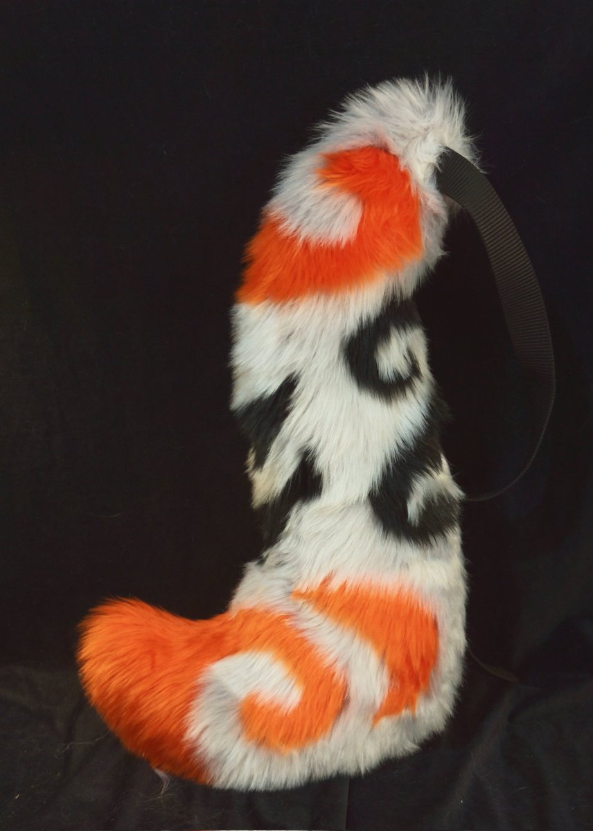 🪡💰commission：
拥有一个不得了的尾巴………