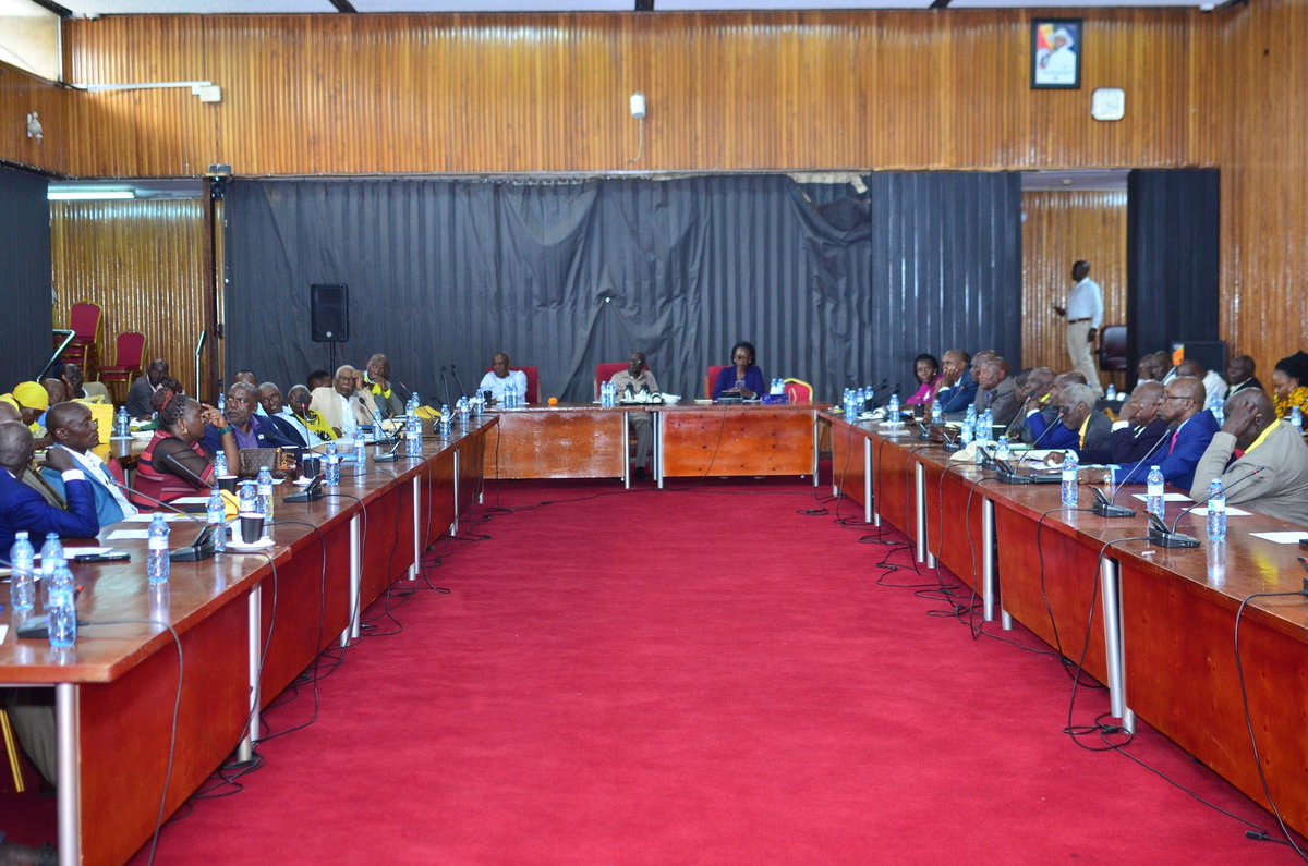 Luwero_Rwenzori's tweet image. I met with civilian veteran Sub-county chairpersons at Parliament to deliberate on key matters concerning the welfare of our veterans, including Akasiimo payments, healthcare, and accountability for ongoing programmes under the Luwero Triangle Ministry. I reiterated that our…
