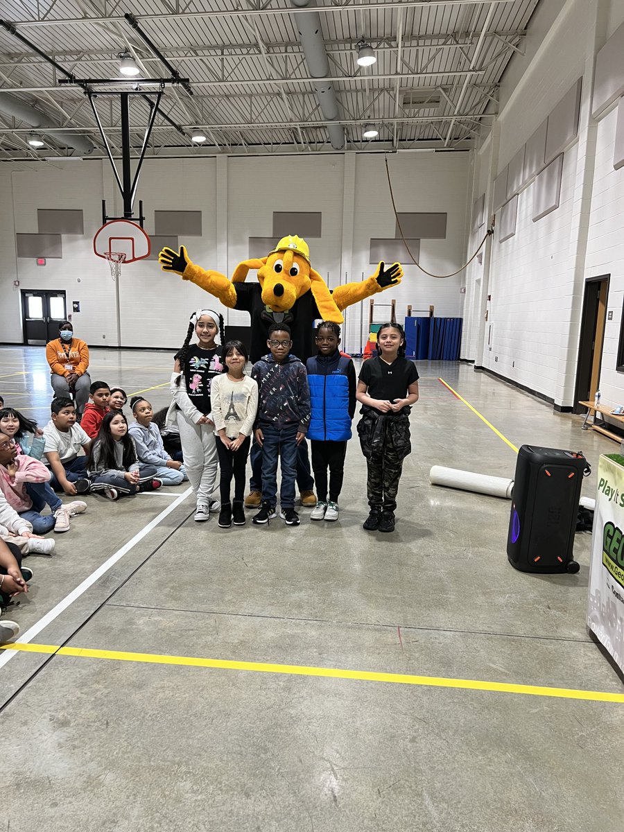 Digger Dog and Ms. Maria attended Ferguson Elementary School career week!