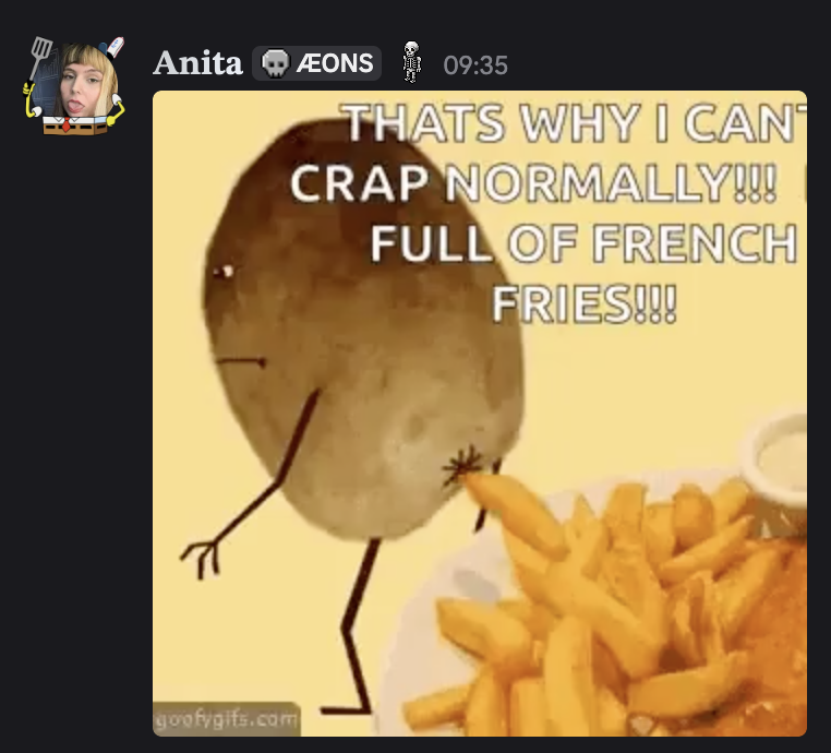 For months, the rules of the Habbo Collectibles server have only been applied to some of the players. This girl spends her time insulting and denigrating other players. What she says is racist, that's a fact. As long as no one complains, no moderator decides to take "action"

The