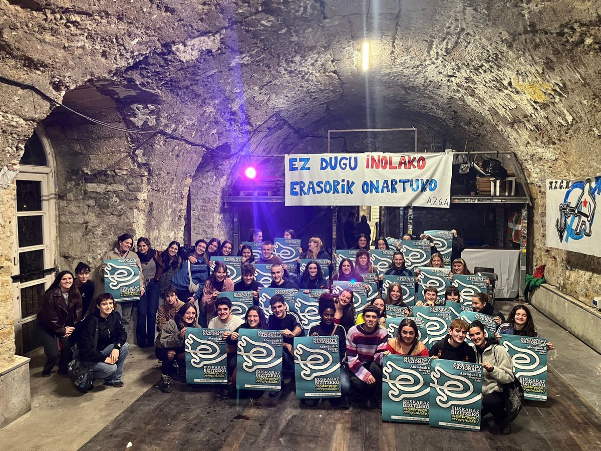 <a href="/peuskarari/">IEP euskarari</a> -eko kideekin batera, abenduaren 6an Durangoko manifestazio nazionalera joateko deialdia zabaltzen dugu. 

Euskaraz bizitzeko, Euskararen Errepublika! 
<a href="/EHEbizi/">Euskal Herrian Euskaraz</a>