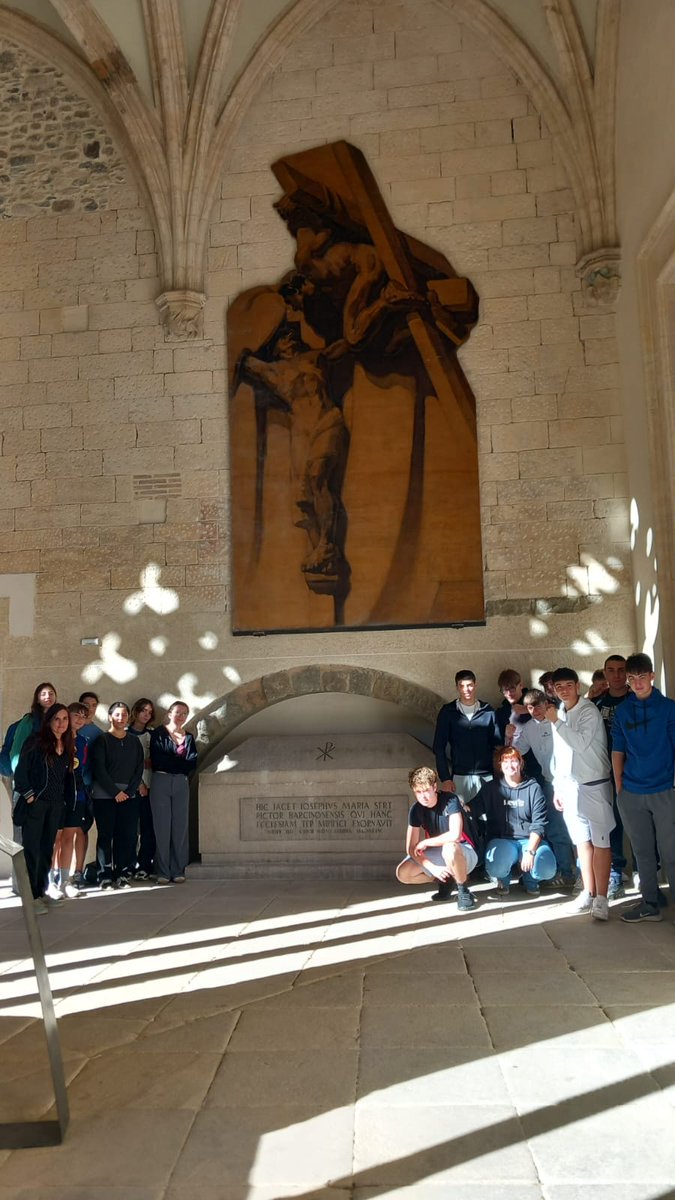 Ahir l'alumnat d'Expressió artística de 4t va realitzar la ruta Sert de la mà de la historiadora Elisenda Galobardes. Josep Maria Sert va ser un dels millors muralistes del s. XX i va exercir una gran influència arreu del món.