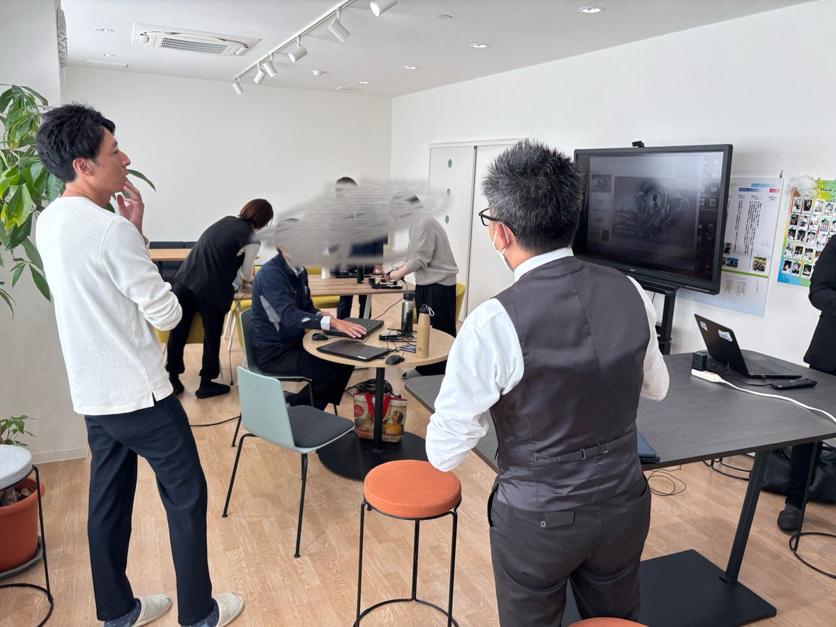 有希化学、初のAI研修💻

なんとなく各々が日々使っていたAIですが、活用方法や駆使するためのテクニックをとにかく楽しく教えて頂きました✨️

研修はあと2回、今から楽しみです🥰