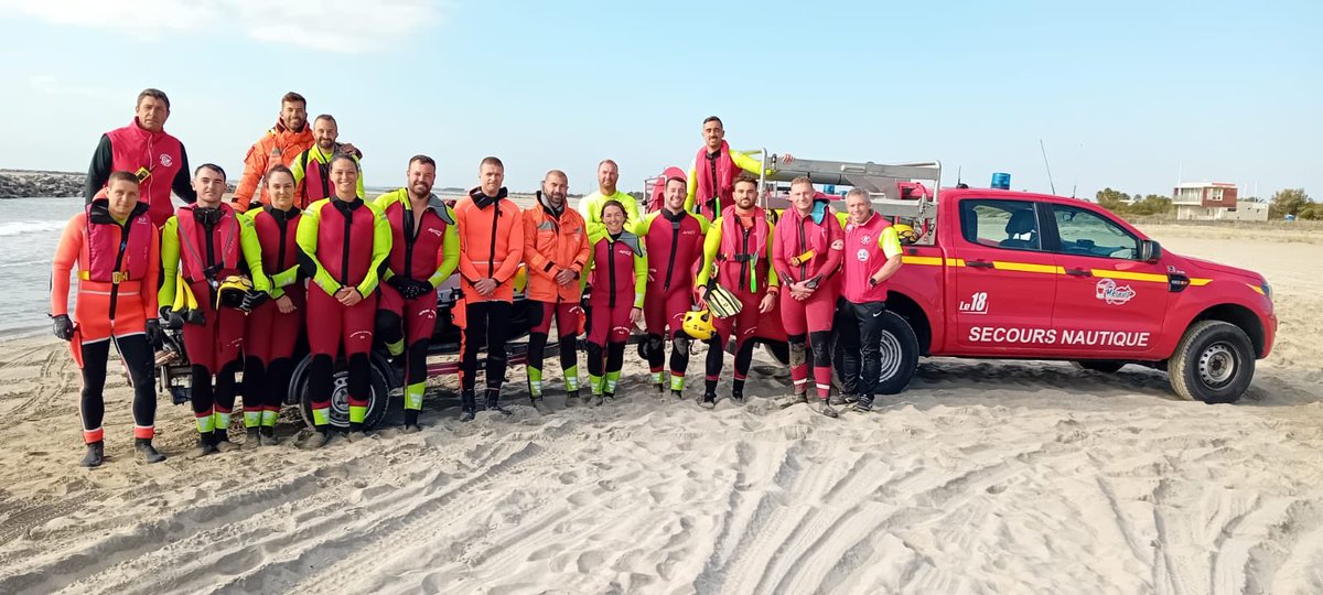 PompiersHerault's tweet image. #RDV|| Du 13 au 17 octobre le service nautique du #SDIS de l'#Hérault a organisé un stage SAV 2 à @villedesete  Pour l'occasion 3 sapeurs-pompiers du @SDMIS69 ont participé à cette formation sur la côte Héraultaise Merci à l’équipage du #Dragon34 d’être #toujourSPrésent