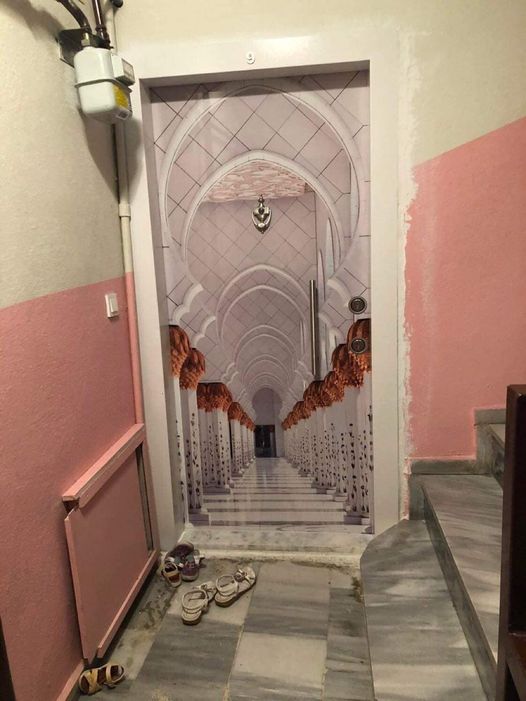 era6caponee's tweet image. misafirliğe geldik karşı komşunun kapıya bak amk