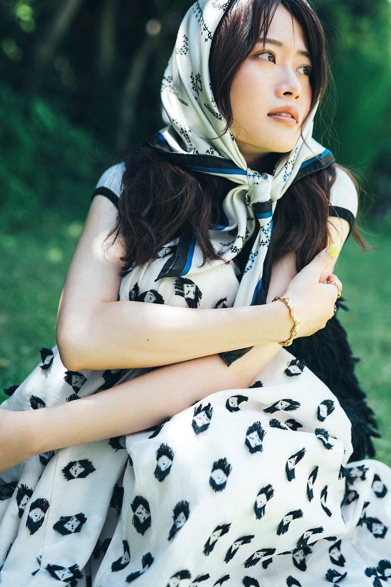 山崎 怜奈『まっすぐ生きてきましたが』9.25発売 on X