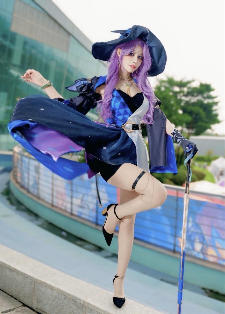 밟아주는 눈나..🙄

#제이드 #jade #HonkaiStarRailCosplay 
#崩坏 #miHoYo #HoYocreators 

📸 : <a href="/fillet_photos/">휠렛버거📷</a>