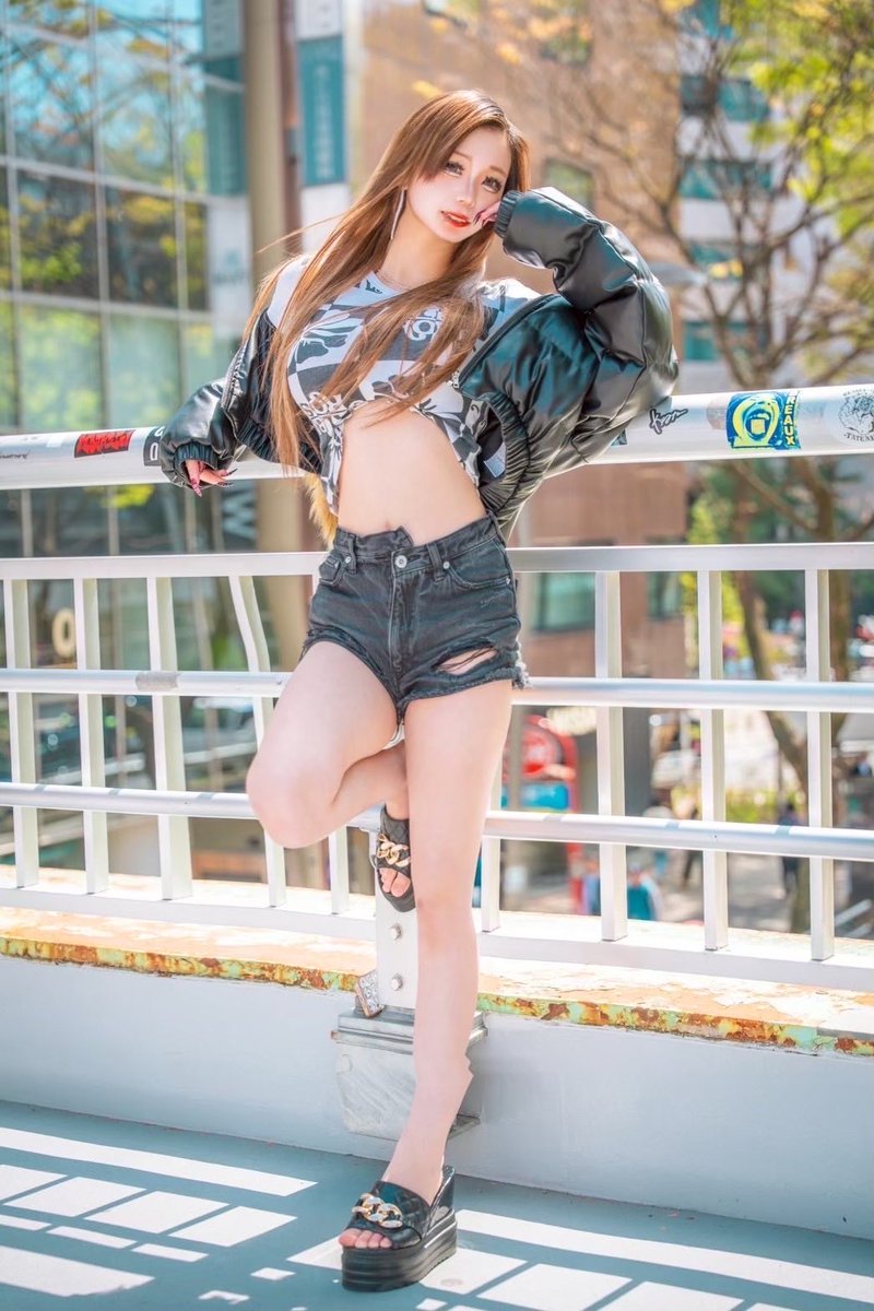 黒髪と金髪どっちが好き???