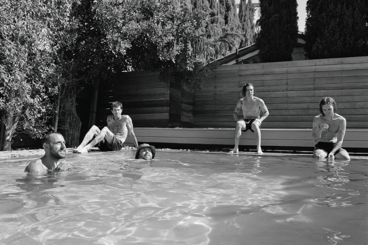 Rolling Stone (@rollingstone) on Twitter photo The Neighbourhood have announced a new album, marking the band’s first studio LP in five years.
More: rollingstone.com/music/music-ne… The Neighbourhood have announced a new album, marking the band’s first studio LP in five years.
More: rollingstone.com/music/music-ne…