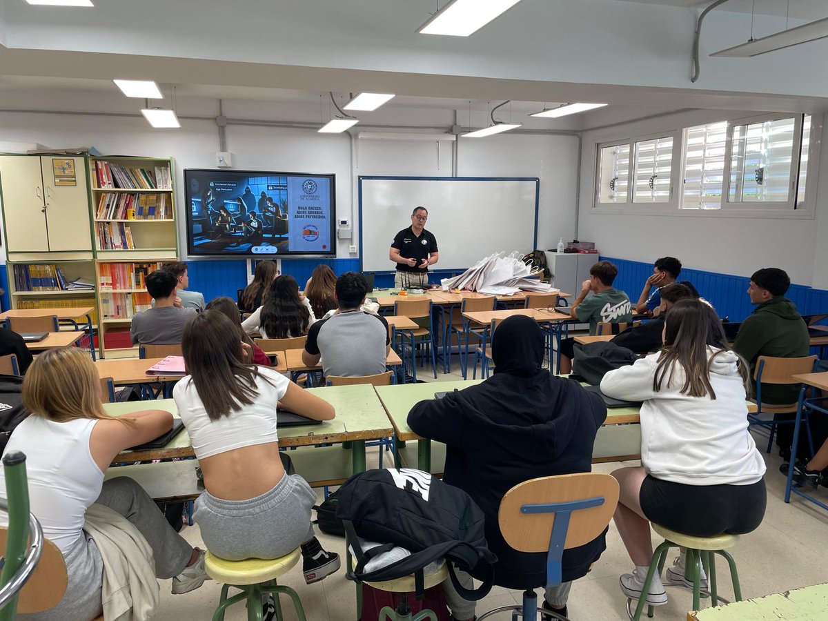 Esc. Sup. Ingeniería tweet media