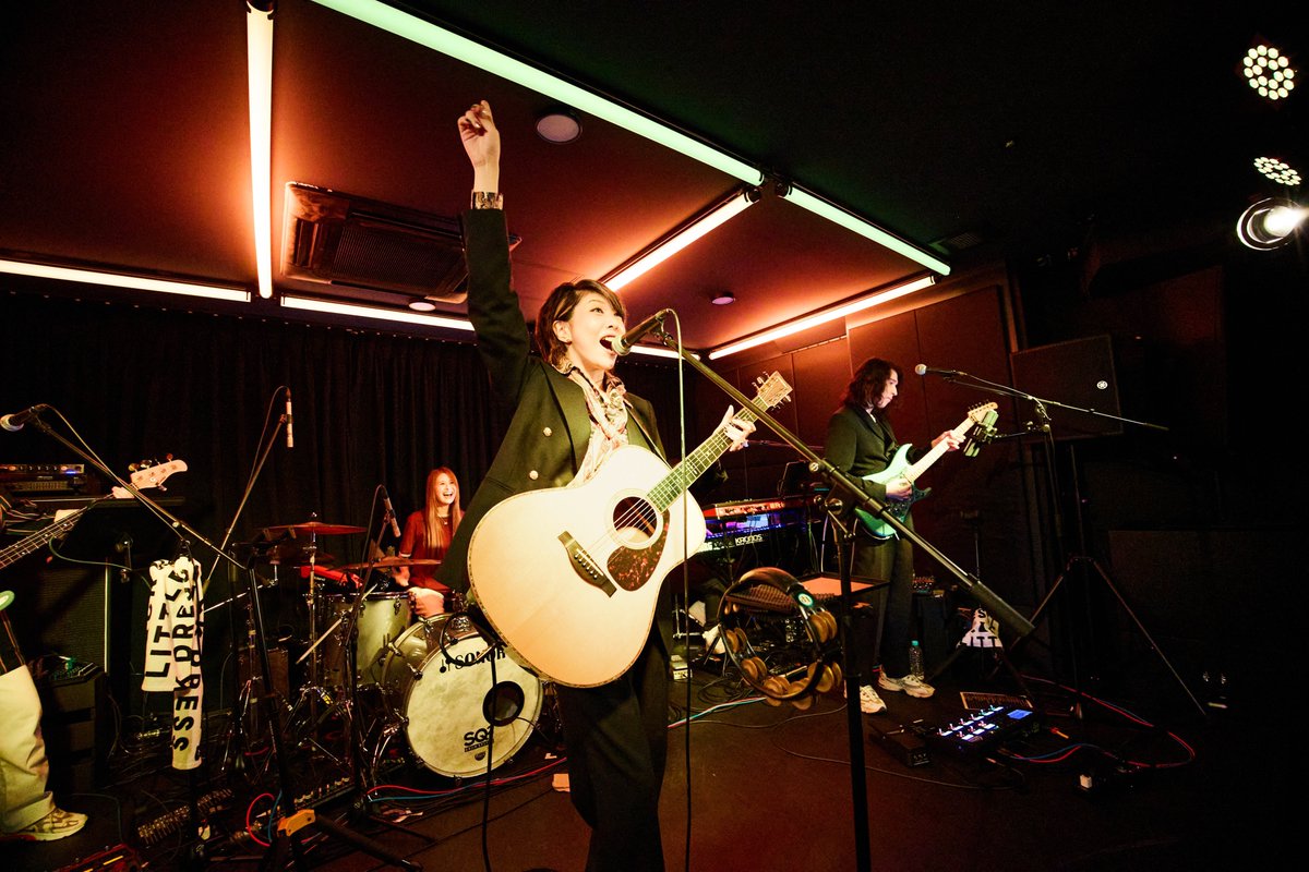 yamaha_acogt_jp's tweet photo. Little Black Dressさんの「『AVANTGARDE』メッチャいいじゃんライヴ at 代官山ORD. 」にお伺いしました!
@LBD_official_
キングレコードへの移籍を経て初となるメジャー1stアルバムAVANTGARDE」リリースを記念したライブの本公演で遼さんは #LL36ARE を使用されました👍 https://t.co/C2gucPtJDP