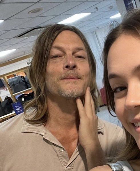 Oh, he is so cinnamon roll 😻