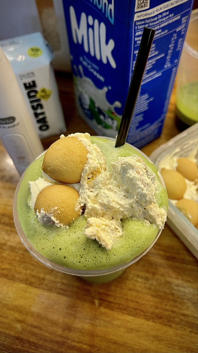 mashelicious's tweet photo. banana pudding dan matcha... toddler pertama suka banget banana puddingnya https://t.co/MUONToilvo