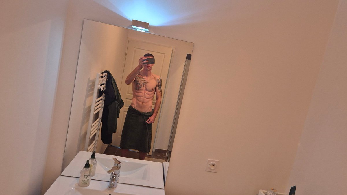 Tom d'Avignon tweet media