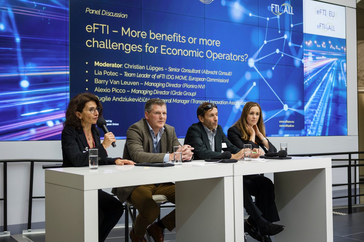 Transport_EU's tweet image. #EUTransport is at the #eFTI Annual Conference, shaping the future of freight transport!

The #eFTI Regulation brings 🔑 benefits to companies &amp;amp; authorities – from lower administrative costs &amp;amp; faster processing times to better service quality &amp;amp; more.

ℹ️ link.europa.eu/nv6y3B