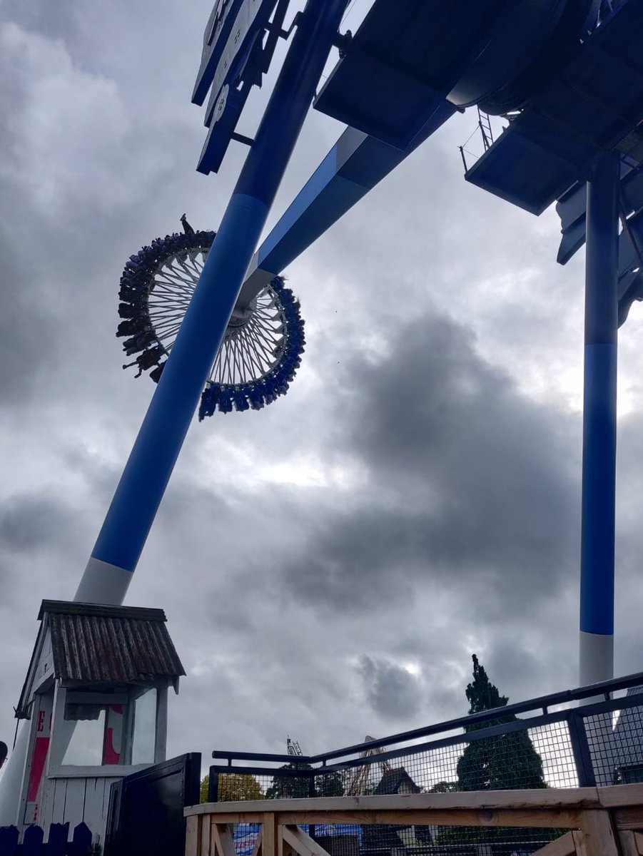 RedstoneAcademy's tweet image. We had an amazing two days at Drayton Manor! Both schools enjoyed exciting rides and made wonderful memories together. A big thank-you to our incredible staff and chaperones for all their help. We look forward to the next adventure! 🎢✨