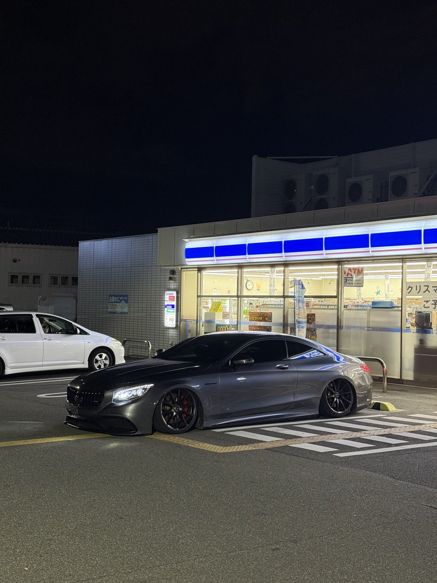 l45_sh's tweet photo. S63クーペ売ります。750万
車検1年9ヶ月
走行距離5.6万キロ
左ハンドル
ロームエアー新品つけて2週間ぐらい。 https://t.co/QAGgAHfERm
