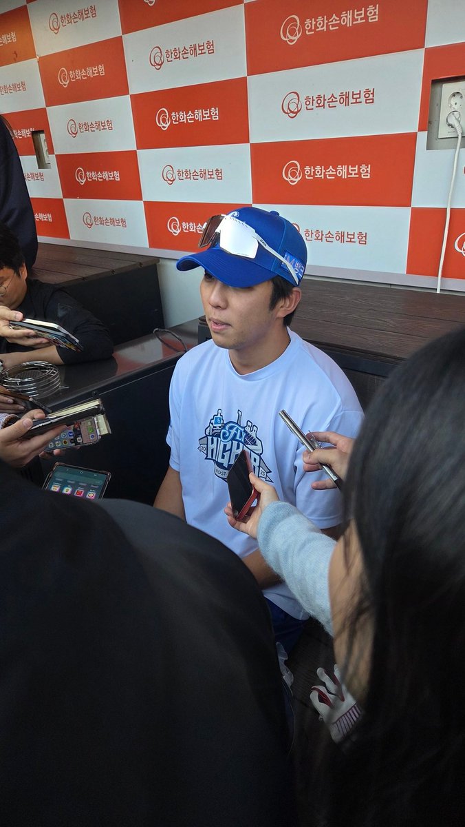 김영웅 "홈런 영상 20번은 더 다시본 거 같다. 나는 잘한걸 봐야 다음에 더 좋은 영향을 받는다. 시리즈 MVP 받으면 좋지만 팀이 이겨야한다. 마지막이라 해서 호락호락하지는 않을 거다. 우리가 이길거다. 부모님은 늘 하시던대로 격려해주셨다. (문동주) 공이 좋기 때문에 안 만나는게 솔직히 좋다."