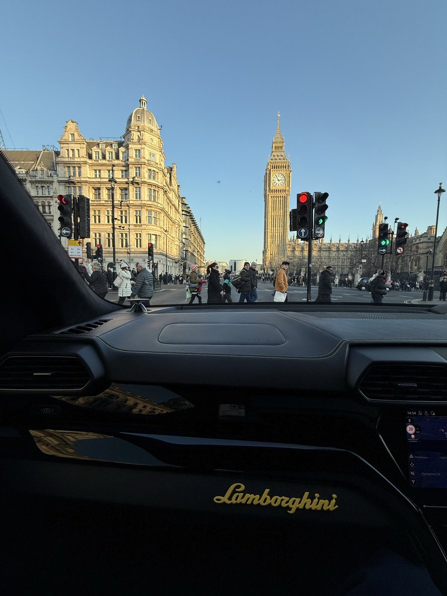 AjeboDanny's tweet photo. Hello London, I’m in you. https://t.co/FUS5ou0ai8
