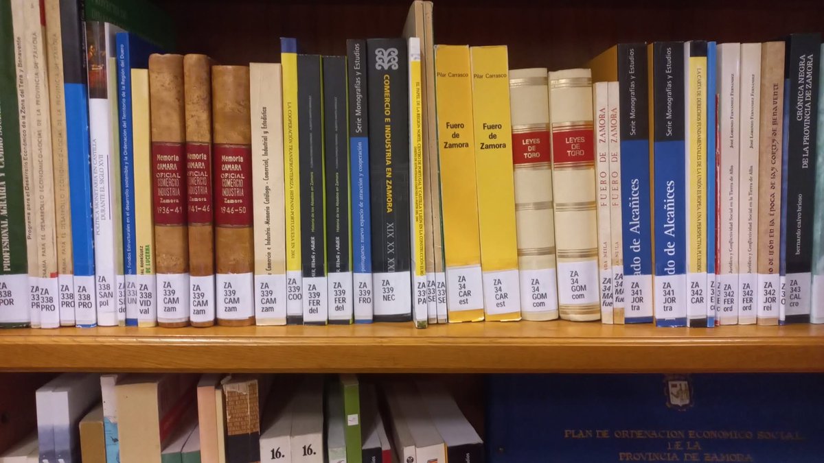 ¡Feliz día de las Bibliotecas! 
El horario de nuestra biblioteca es de lunes a viernes de 9,30 a 13,30 y los lunes también estamos por la tarde de 16,30 a 19,30.