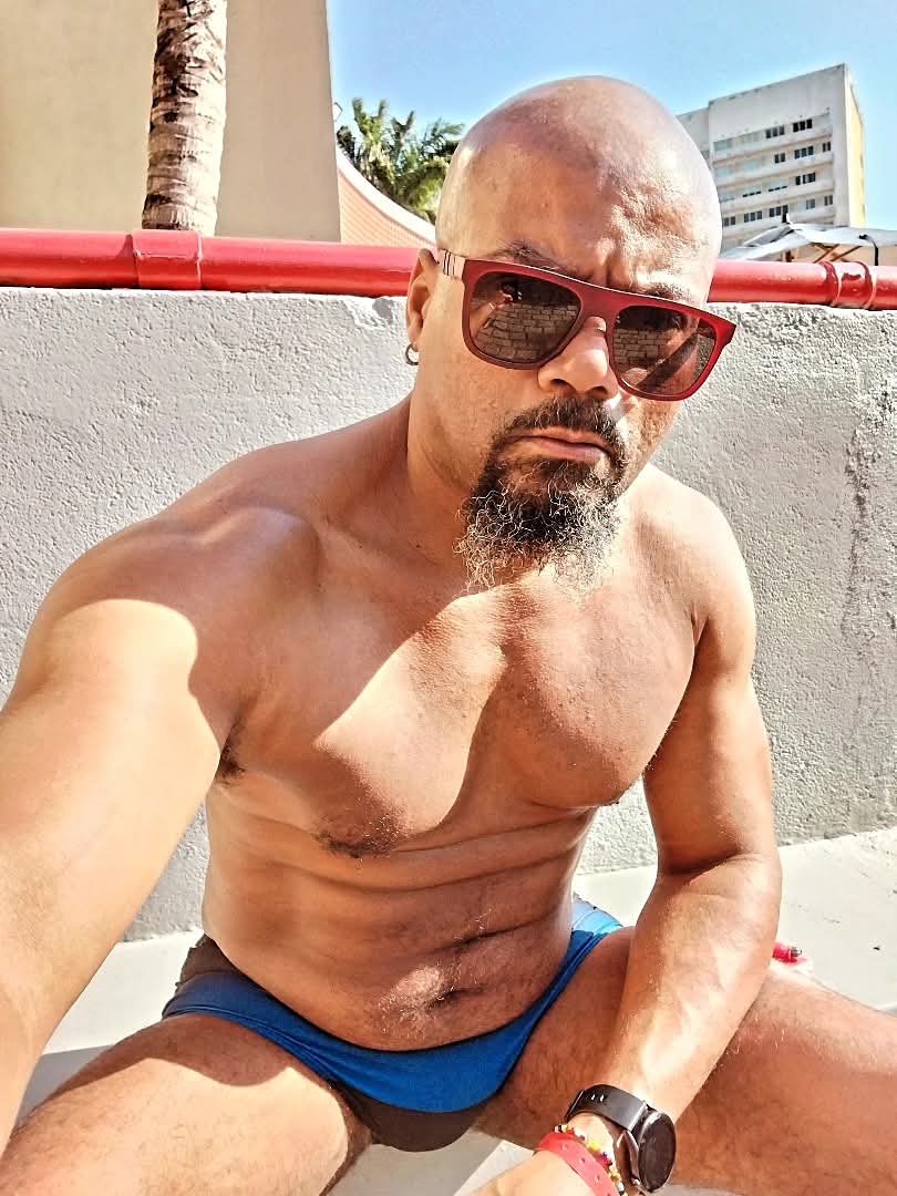 LL197743's tweet photo. Doido para pegar um sol novamente. Vem final de semana! 😋😋😋😋
#preto
#barba
#pretao
#barbado
#vemfds
#venhacomtudo
#sextou
#vemsexta
#vemsextafeira
#sextasualinda https://t.co/EQa02ZKOSN