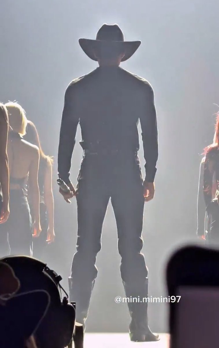 thelilacwoo's tweet image. oh this is a very sickening look