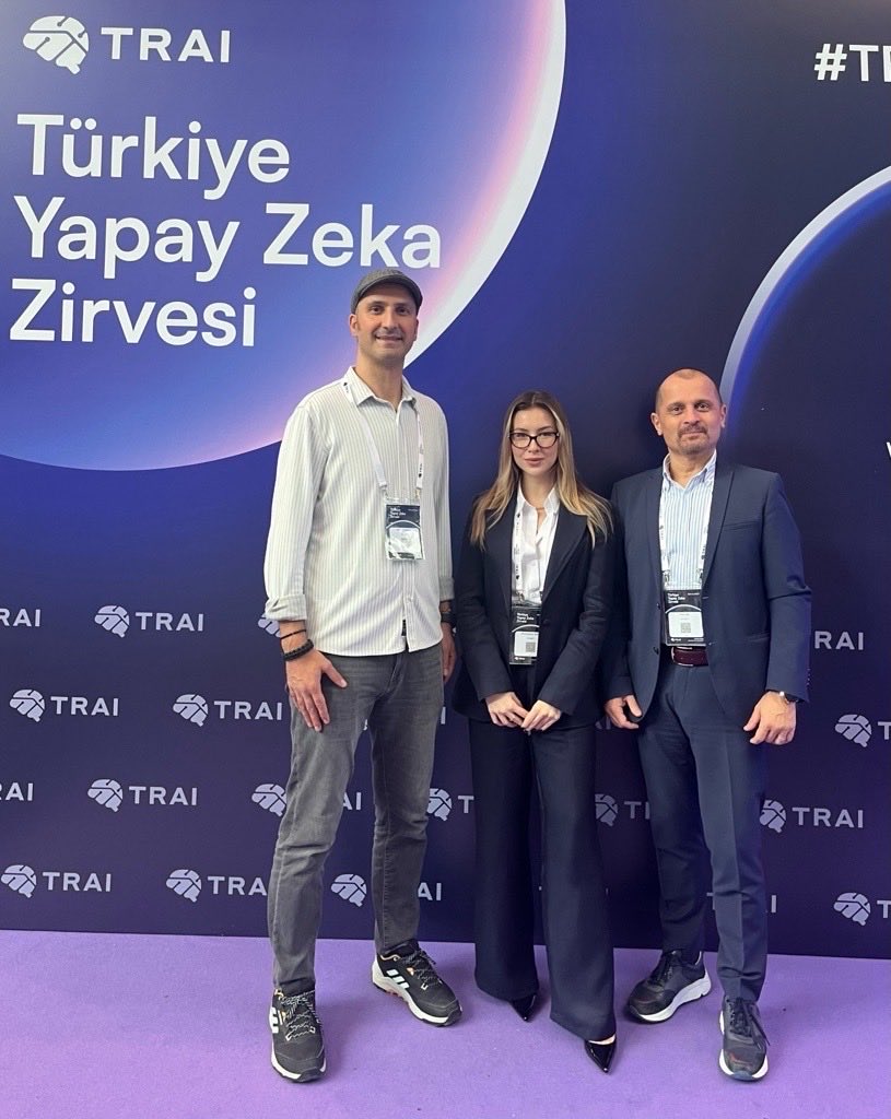 EnsightDataAI's tweet photo. Dün 8. Türkiye Yapay Zeka Zirvesi’nde sektörün öncüleriyle bir aradaydık!

Bu ilham verici etkinlik için emeği geçen herkese teşekkürler! 🙌

#TürkiyeYapayZekaZirvesi #ArtificialIntelligence #DataAnalytics #Ensight https://t.co/aAMoi2lKaw