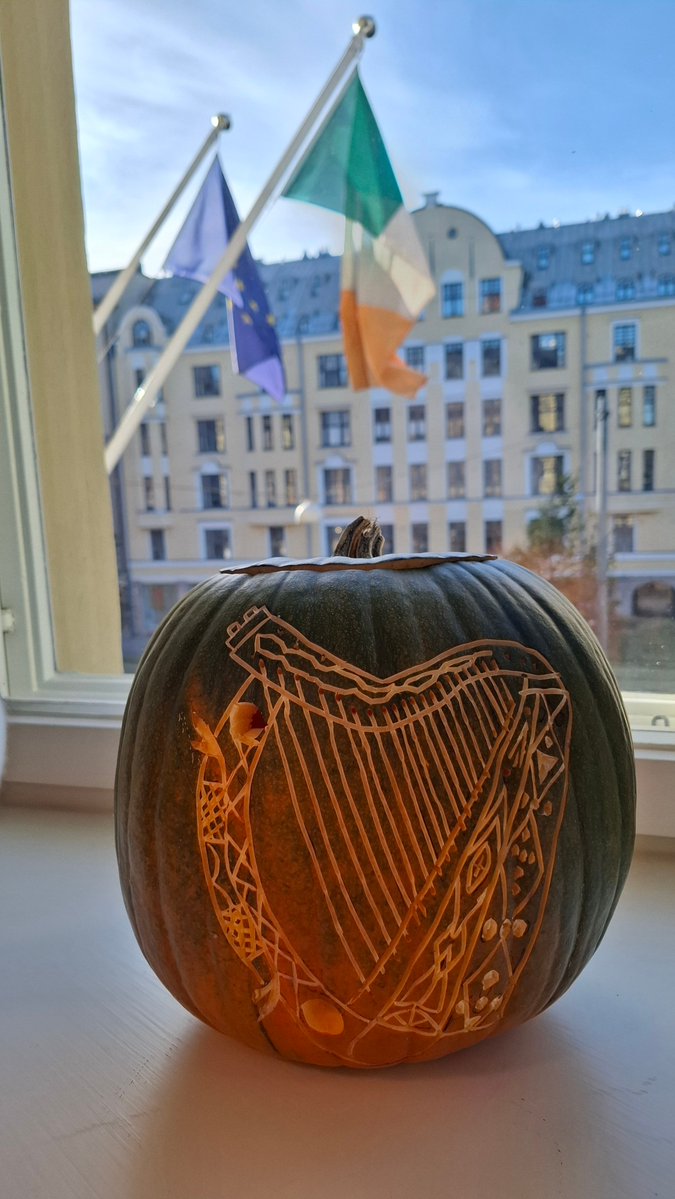 One week to Halloween 🎃 This week we visited the annual Salo Pumpkin Weeks #kurpitsaviikot. Thank you to Rannikon Puutarha for hosting and talented Vita Poberezhets for the amazing 🇮🇪 pumpkin!

Festival is on until Sunday 26th Oct - visit if you can ➡️ kurpitsaviikot.fi 🎃