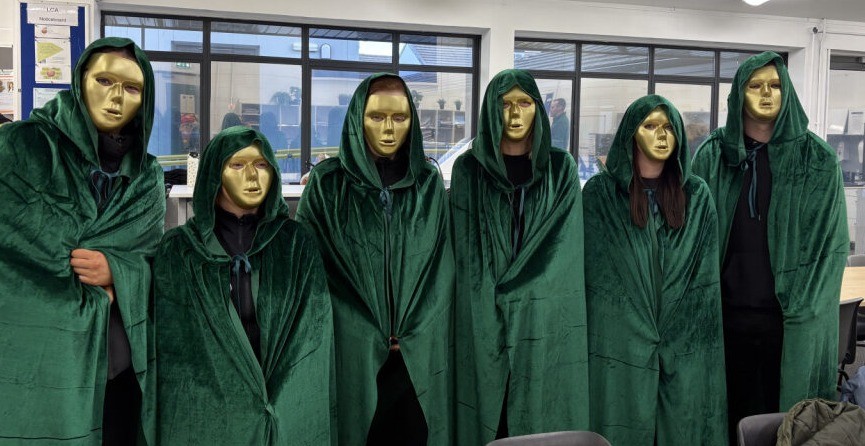 KinsaleComSch's tweet photo. Spirits are rising as students &amp; staff arrive in their spooktacular Halloween best for the KCS Sponsored Walk 2025! 👻A day of community, spirit &amp; giving awaits as we come together to support incredible causes.
#KCSSponsoredWalk #KCSCommunity #Halloween2025 #GivingBack 🧡 https://t.co/I7kCH0w0HR