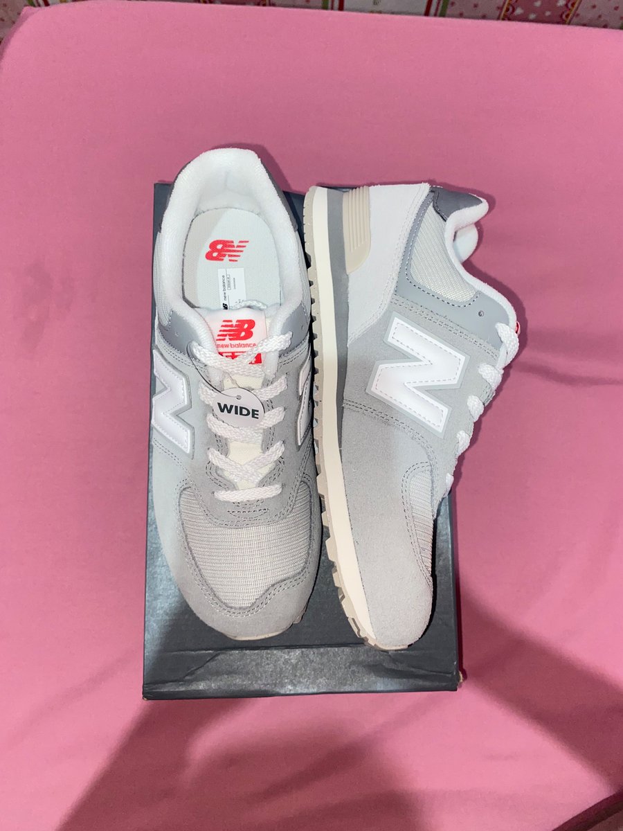 cloudeyss's tweet image. preloved wts 
New Balance 574
size 37,5 
3x pemakaian (Like New) 
Price : 579K

#wts #wtb #preloved #zonauang #sepatunewbalance