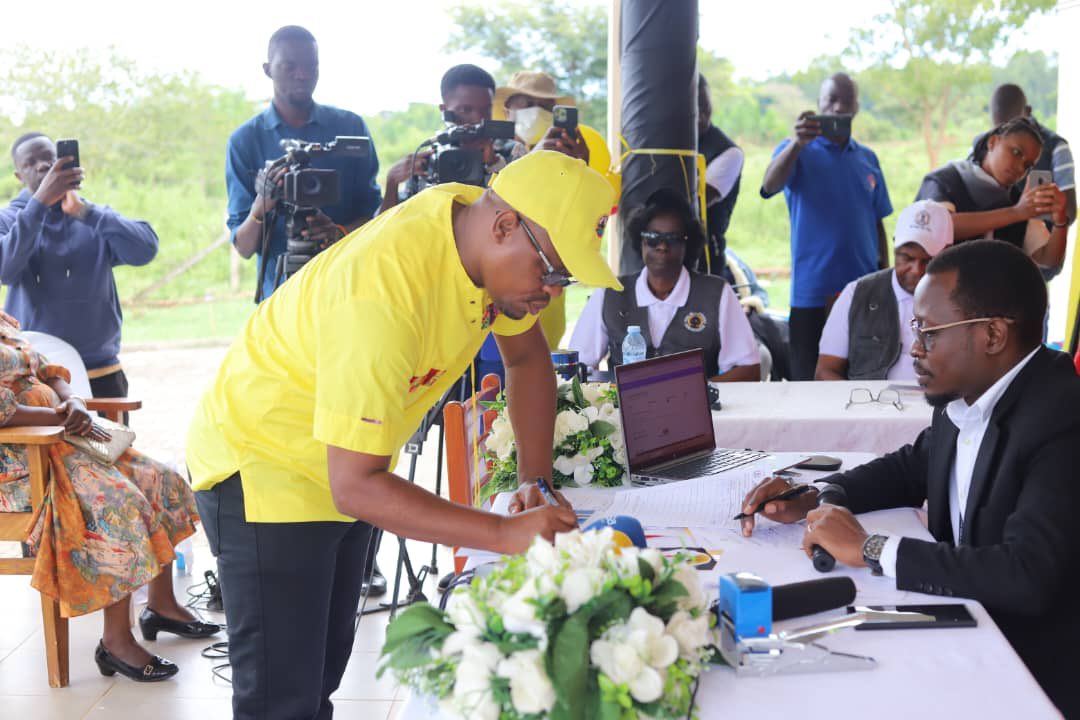 martinayebare5's tweet photo. I congratulate you Hon @MosesMagogo upon being duly Nominated as MP to represent Budiope East Constituency.

Among the many accomplishments done that I appreciate you for & acknowledge is the free education you are providing for over 300 students not only in Budiope East but Buyende District as a whole.

📸 @StephenMayamba