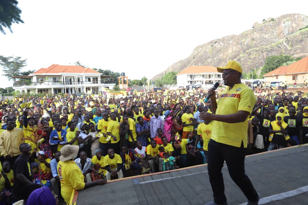 martinayebare5's tweet photo. I congratulate you Hon @MosesMagogo upon being duly Nominated as MP to represent Budiope East Constituency.

Among the many accomplishments done that I appreciate you for & acknowledge is the free education you are providing for over 300 students not only in Budiope East but Buyende District as a whole.

📸 @StephenMayamba