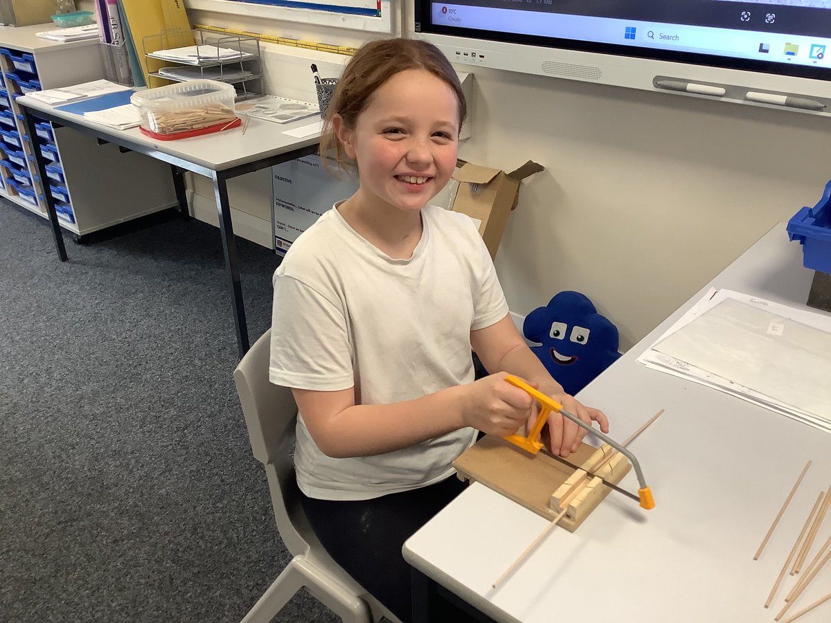ReinwoodJuniors's tweet image. #RJS4B have been working hard to make their Roman catapults in Design Technology this week. We have been measuring, sawing and joining our dowel to make them strong and sturdy.  #RJSDT