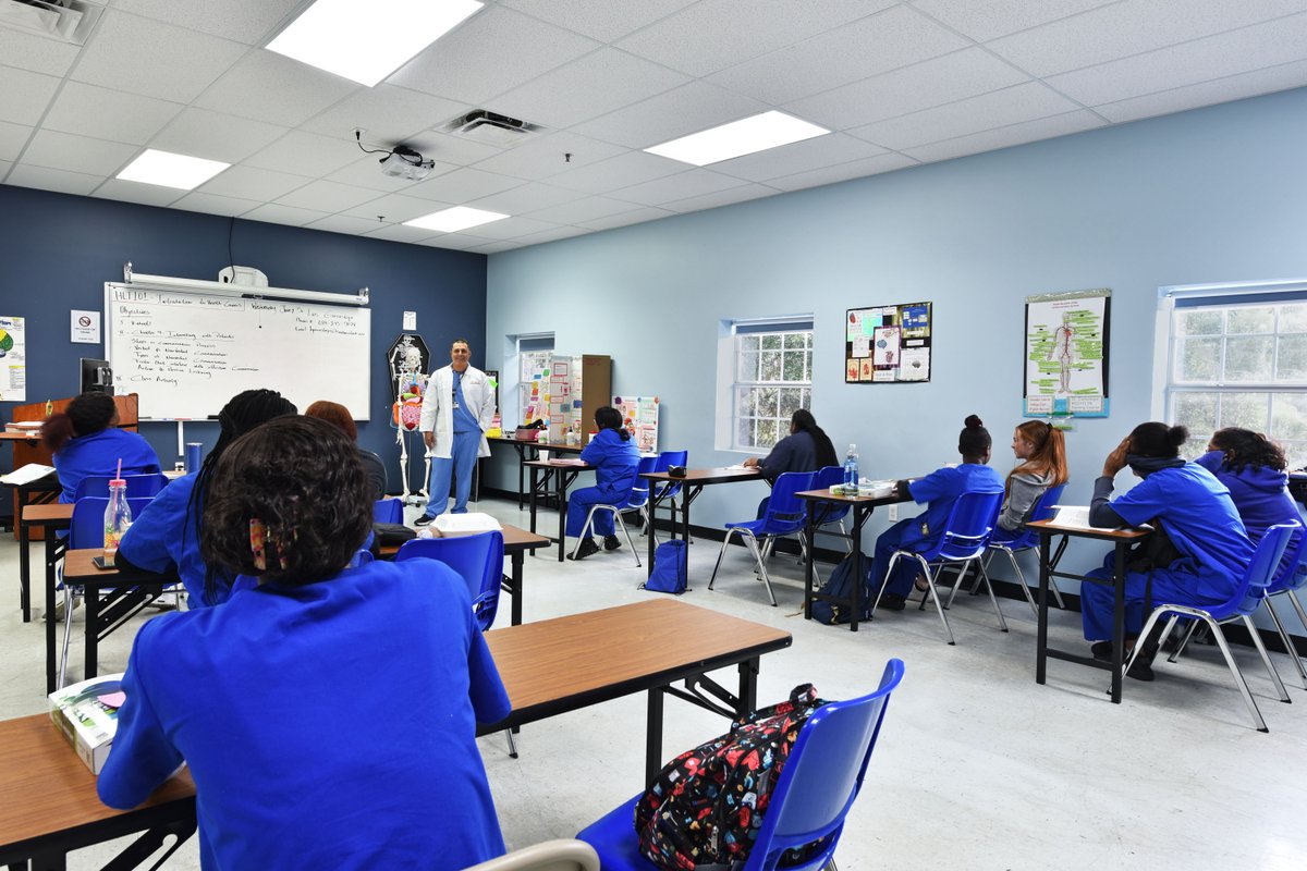 MySouthernTech's tweet image. Make a difference in patients’ lives every day! 💙
Our Medical Assisting program prepares you for a career in clinics, hospitals, and physicians’ offices.

🩺 Train for your future today — classes start October 27th!
#MedicalAssistant #HealthcareHeroes #SouthernTechCollege