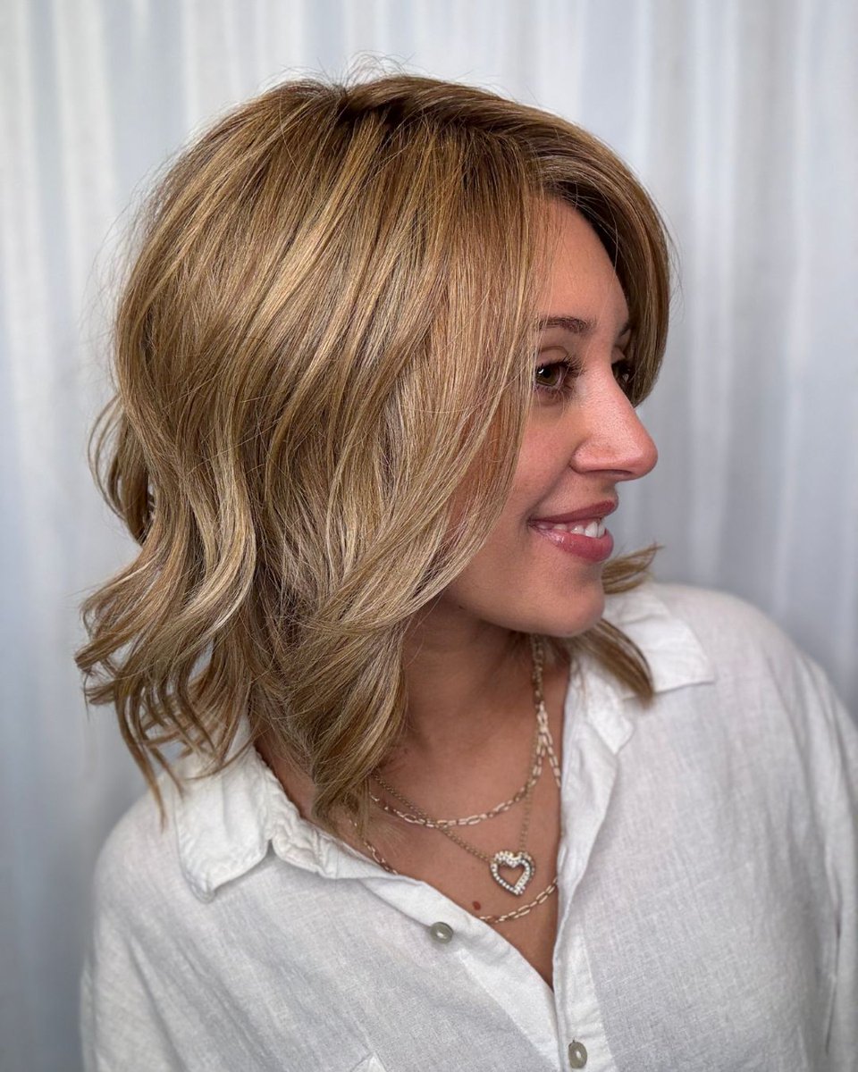 pattispearls's tweet image. This sweetheart of a style might be your new favorite 💓 Teresa by #Belletress in Caramel Toffee Blonde-R 🤎🍂

Shop it here: wigsbypattispearls.com/products/teresa

#wigsbypattispearls #thinhairsolutions #tryon #alternativehair #hairlosssolutions #hairconfidence