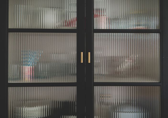 mirrorsandglass's tweet image. Did you know you can layer TWO glass films? Inside + outside surfaces = enhanced privacy, texture, and design depth.

See how: buff.ly/vjqlIcu 

#CustomGlass #PrivacySolutions