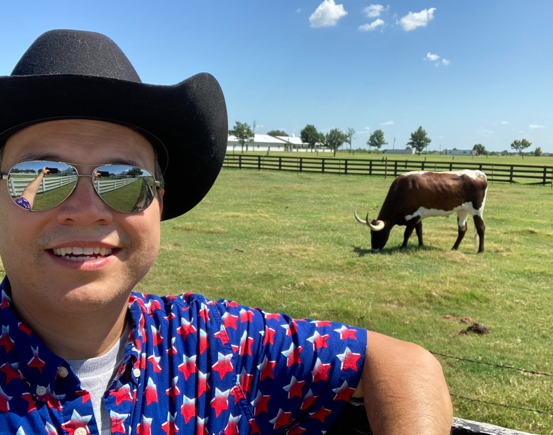 KarlShowbiz's tweet image. Oh, the ranching life #SouthFork instagram.com/p/DQMdHAUDXPP/