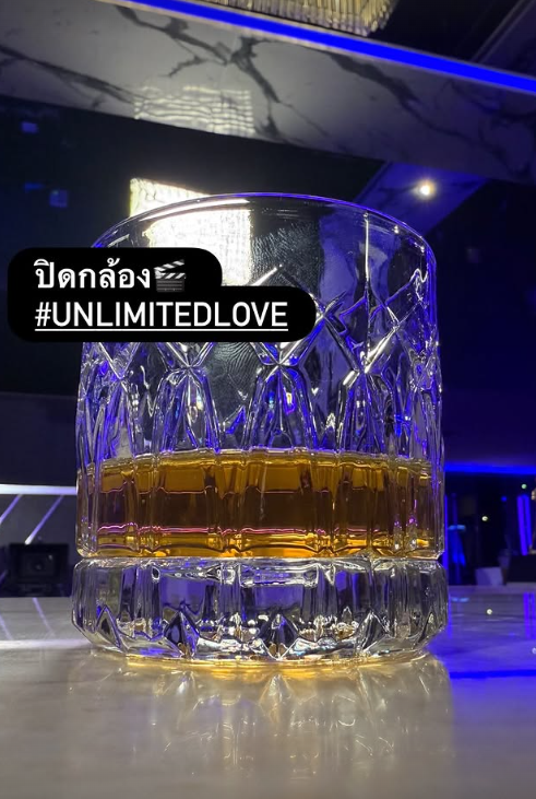 PatchaployPH's tweet image. Well deserved drink! 
Cheers to a very productive and successful day! 💓
PATCHA IN UNLIMITED LOVE SERIES 24
#พัดชาพลอย #Patchaploy #แน็กพัด #NackPat