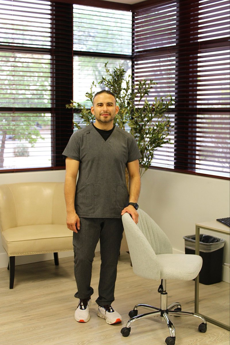 drfreddydiaz's tweet image. The physician–patient relationship is the cornerstone of medicine built on trust, empathy, and mutual respect. It’s more than diagnosing or prescribing; it’s about listening deeply, understanding the person behind the symptoms, and creating a safe space where healing begins.💙👨🏻‍⚕️