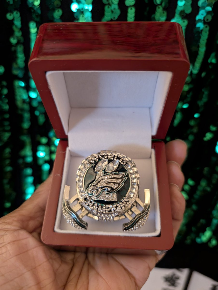 Hi 👋🏽 <a href="/KarenFox29/">Karen Hepp</a> nice segment on "Everything
 Green". Check out my 7th Eagle's jacket 🤗 I got it from <a href="/HSN/">HSN</a> and my replica 🦅Super Bowl Ring from <a href="/eBay/">eBay</a> #Fox29GoodDay