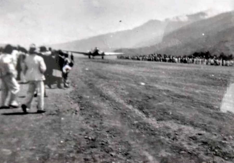 Hace 79 años llegó el primer avión a Mérida, un DC-3 de Aeropostal conducido por el capitán tovareño Rafael Benito Betancourt.

📷 Manuel María Villet
