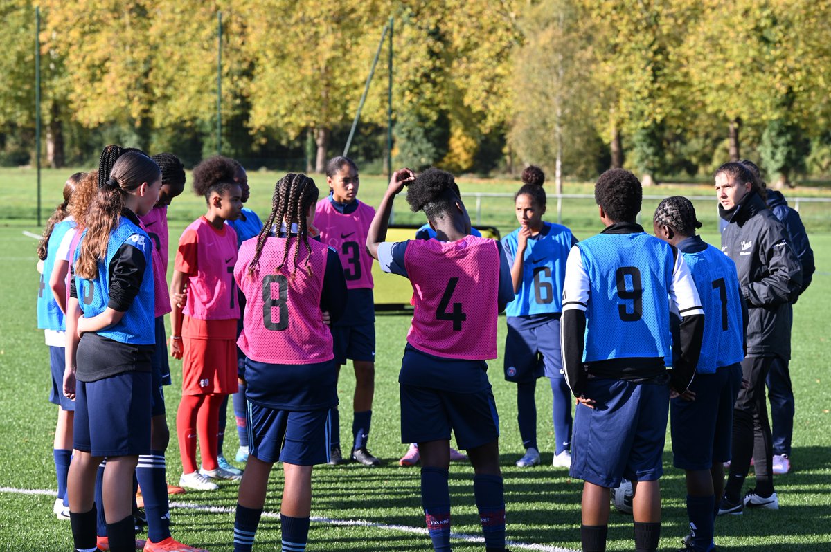 Un rassemblement U15F a eu lieu ce mardi 21 octobre à Morfondé. 16 joueuses étaient présentes pour une séance d'entraînement.

Le prochain rendez-vous pour les U15F : les Interdistricts, du vendredi 31 octobre prochain.

La matinée en photos :

paris-idf.fff.fr/diaporama/rass…