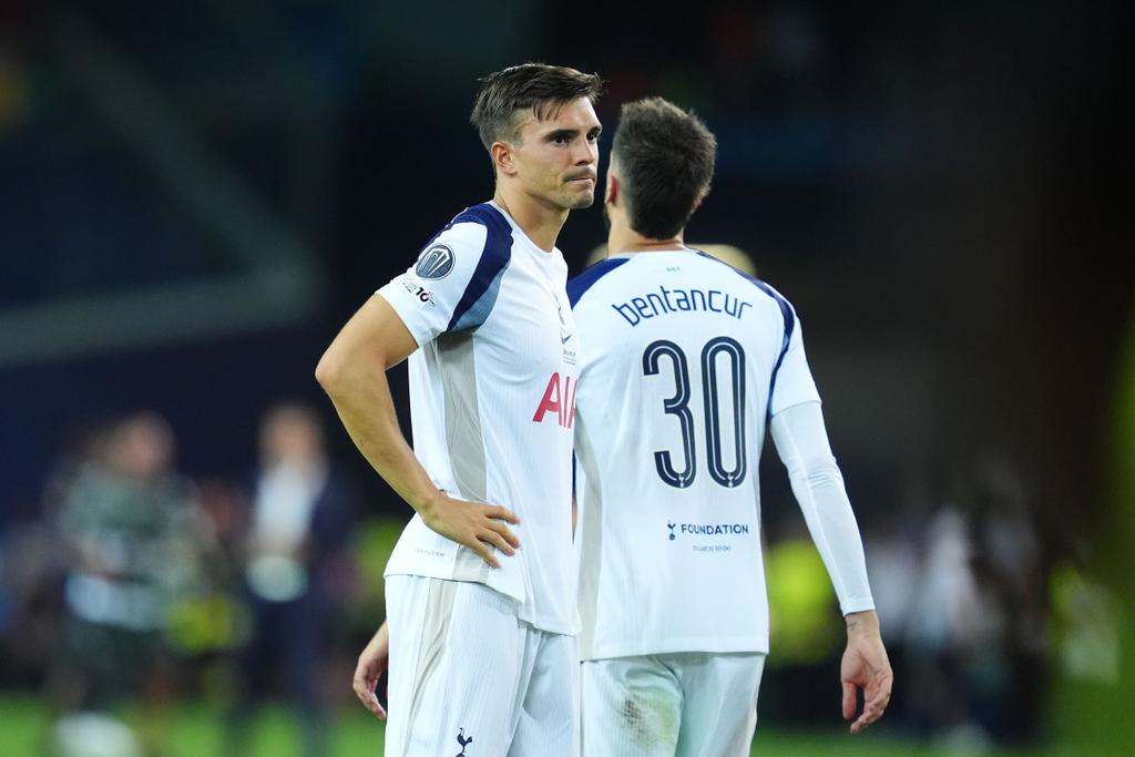 🚨🚨🚨🚨🚨🗣️ توماس فرانك:

أنا سعيد بـ بالينيا و بنتانكور، وهذا ما أنظر إليه

أما الآخرون؟ فليتحدثوا عمّا يريدون." 😬