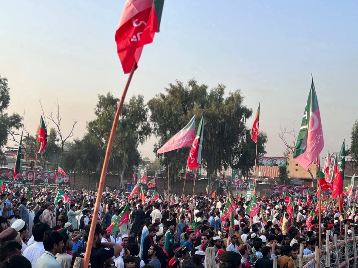 چارسدہ کے جلسہ گاہ میں عوام کی بڑی تعداد کی آمد جاری ہے۔
وزیراعلی خیبرپختونخوا سہیل آفریدی خطاب کرینگے۔ 🔥✌️🇧🇫
<a href="/TeamDigitaLegnd/">WAXIR</a>