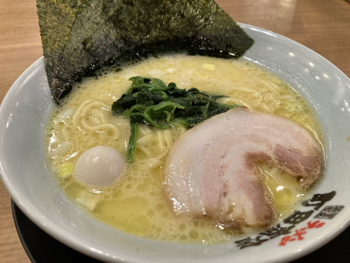 息子のテスト期間が終了し、家族でラーメン。はじめて訪れたチェーン店ですが、とても美味しかったです。