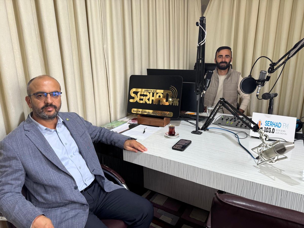 AvMahmutSahin's tweet photo. Yarın Van ilimizde düzenleyeceğimiz “Kürt Meselesine İnsani Çözüm Çalıştayını” konuşmak üzere SERHAD FM’de Sn. @NrllhTangut’un konuğuyuz.

https://t.co/ARYiLlqt7G https://t.co/rWpVffEOpl