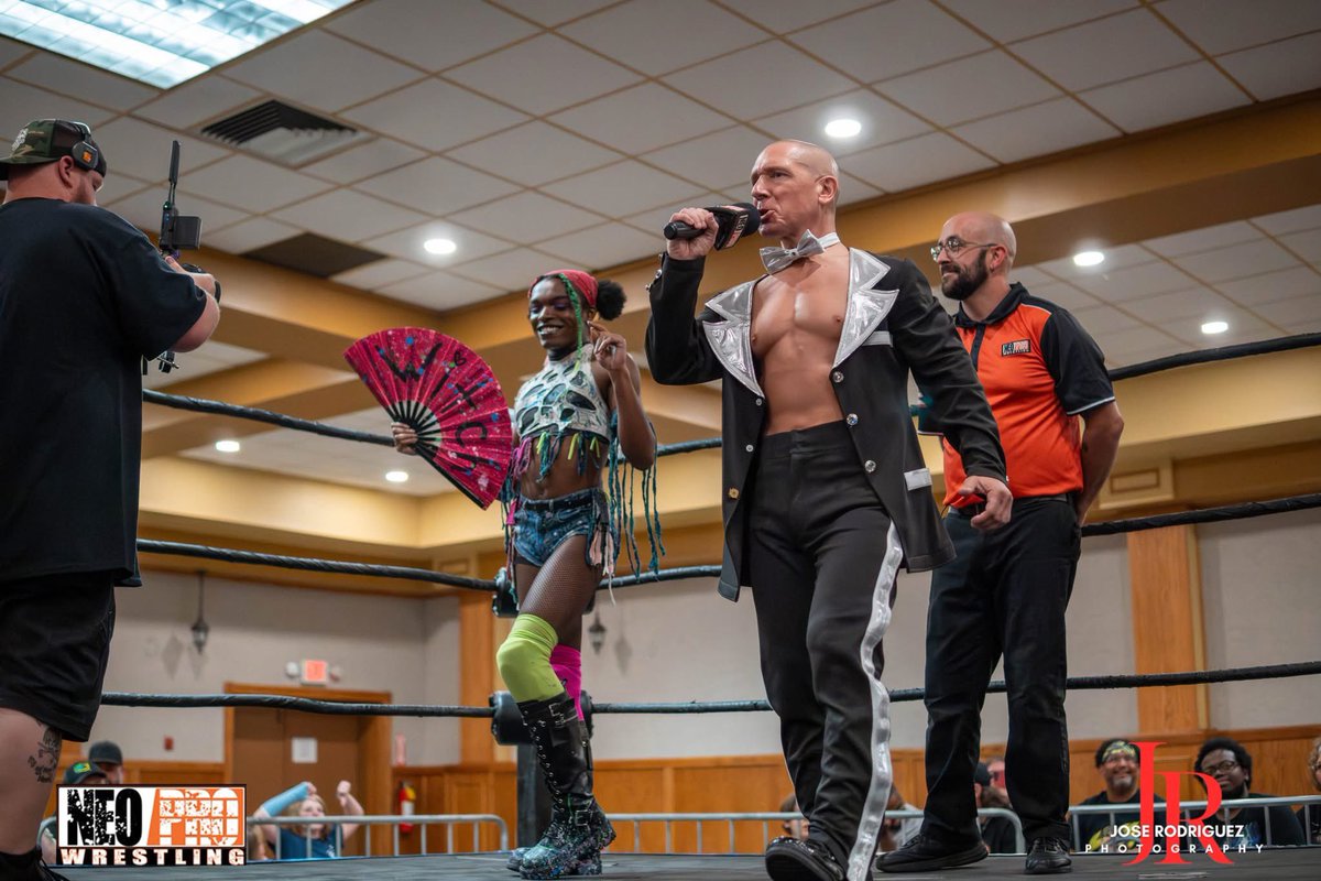 DaveKich's tweet image. The Championship Intro!

@BaddieBaz vs. @Jos_E_Navarro for the @NEOProWrestling Women’s Title at MASQUERADE on 10.18.25.

📸: @JoseRiguez85 

@Piledriver_Pod #WWERaw #SmackDown #WWENXT #WWEID